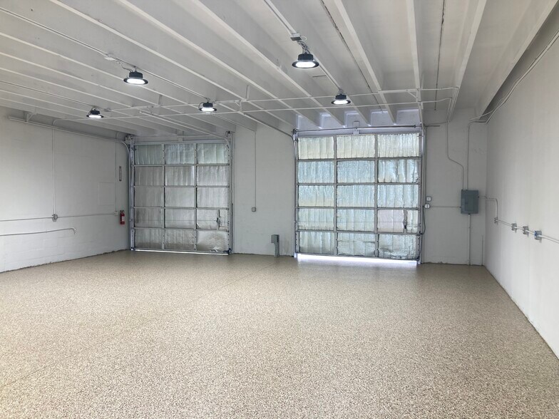 More Photos Of 850 NW 1st Ave, Boca Raton Showroom For Lease