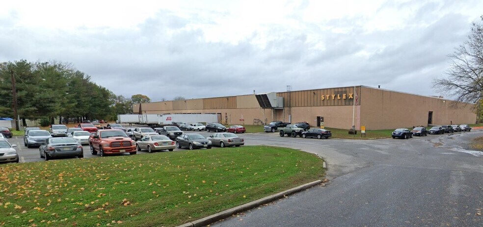 More Photos Of 740 Coopertown Rd, Delanco Warehouse For Sale