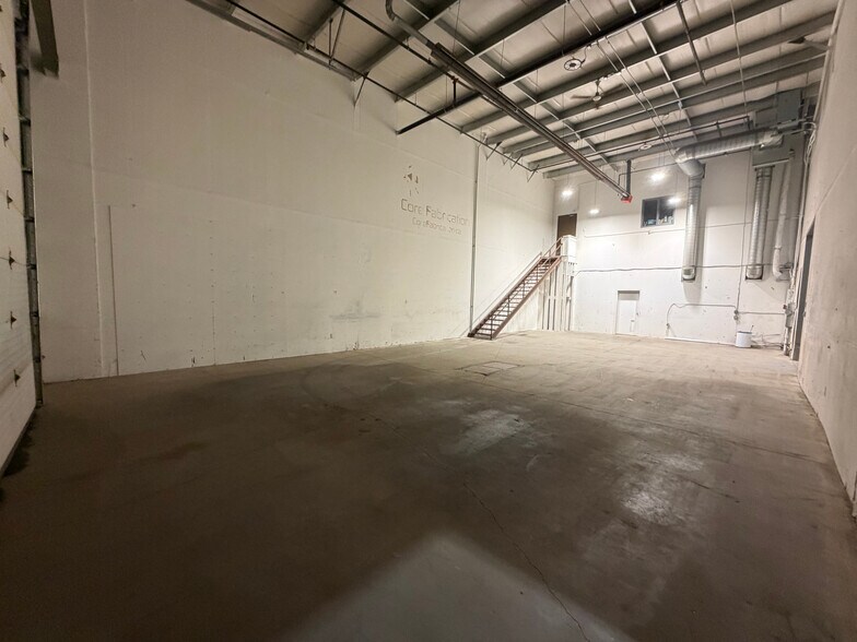 More Photos Of 8800 Venture Ave SE, Calgary Warehouse For Lease