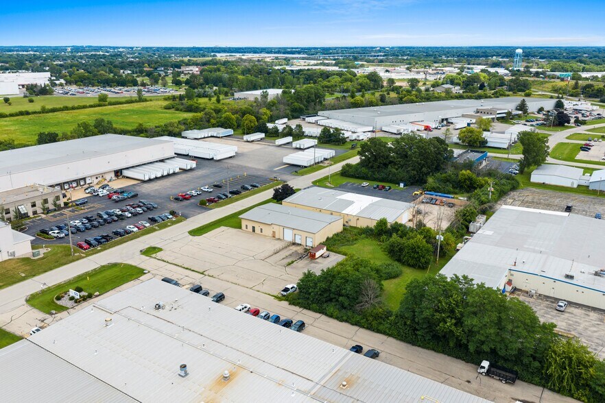 More Photos Of 1373 Kimberly Dr, Neenah Flex For Sale