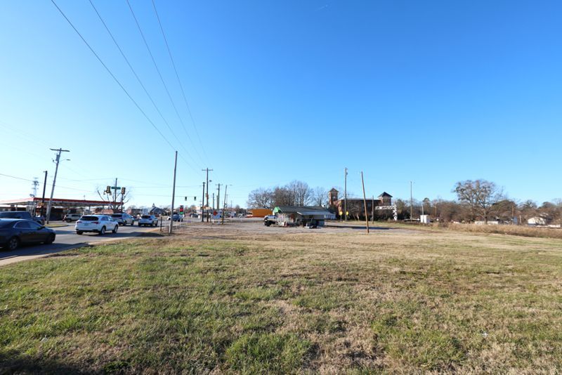 More Photos Of 401 E Poinsett St, Greer Auto Dealership For Lease