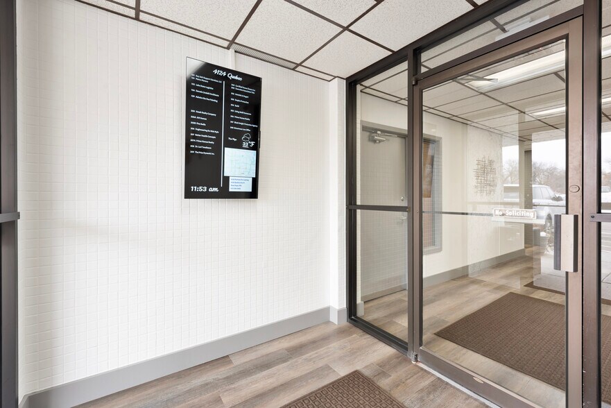 More Photos Of 4124 N Quebec Ave, New Hope Office For Sale