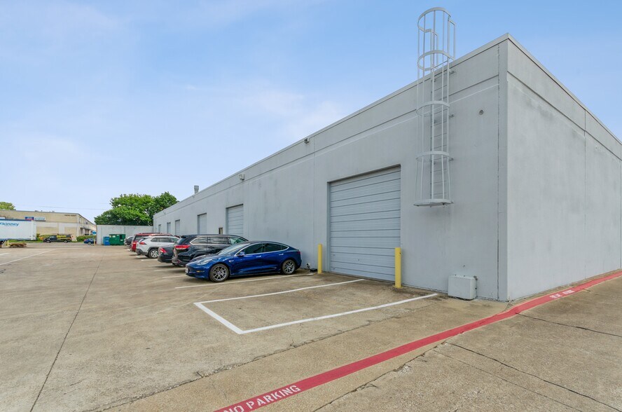 More Photos Of 10410-10420 Miller Rd, Dallas Unknown For Lease