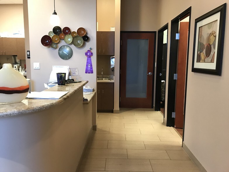 More Photos Of 4025 W Chandler Blvd, Chandler Coworking Space