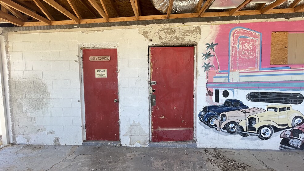 More Photos Of 701 W Broadway St, Needles Fast Food For Sale