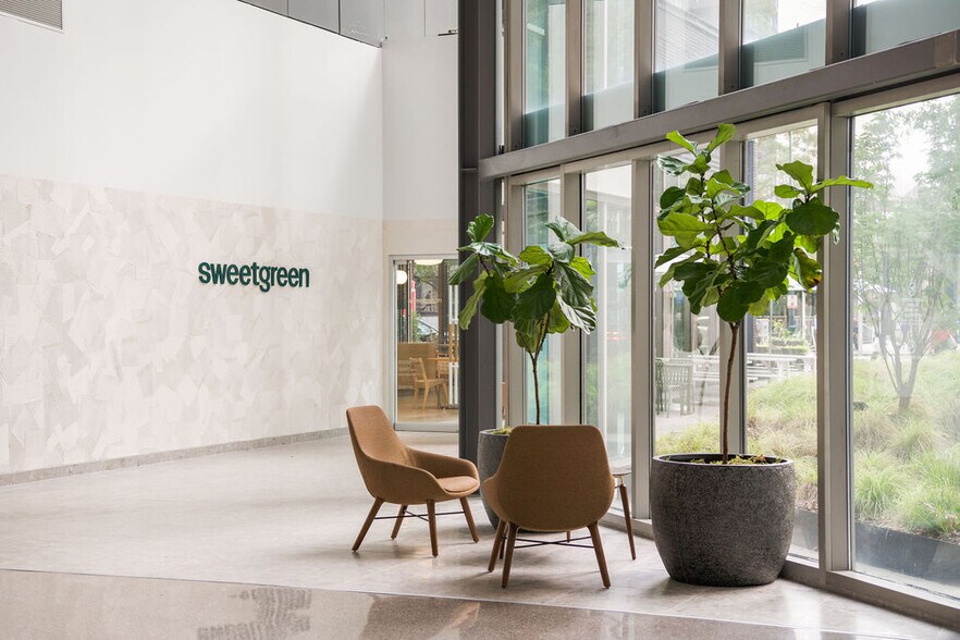 More Photos Of 101 N Tryon St, Charlotte Office For Lease