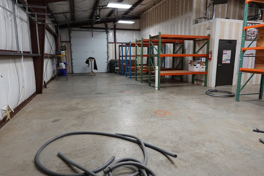 More Photos Of 2051 Bender Ln, Arnold Flex For Sale