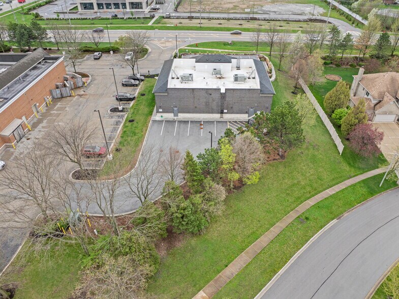More Photos Of 11240 W Laraway Rd, Frankfort Storefront Retail Office For Sale