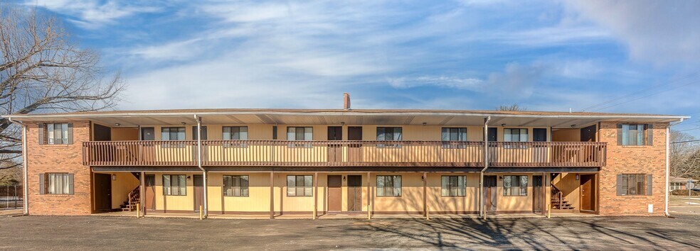 Primary Photo Of 901 S 74th St, Belleville Apartments For Sale