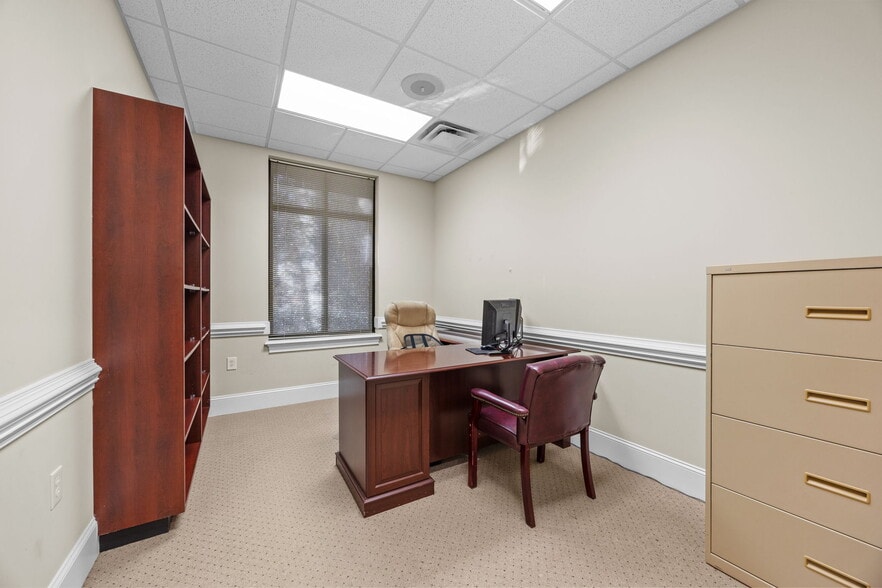 More Photos Of 2223 Hemby Ln, Greenville Medical For Sale