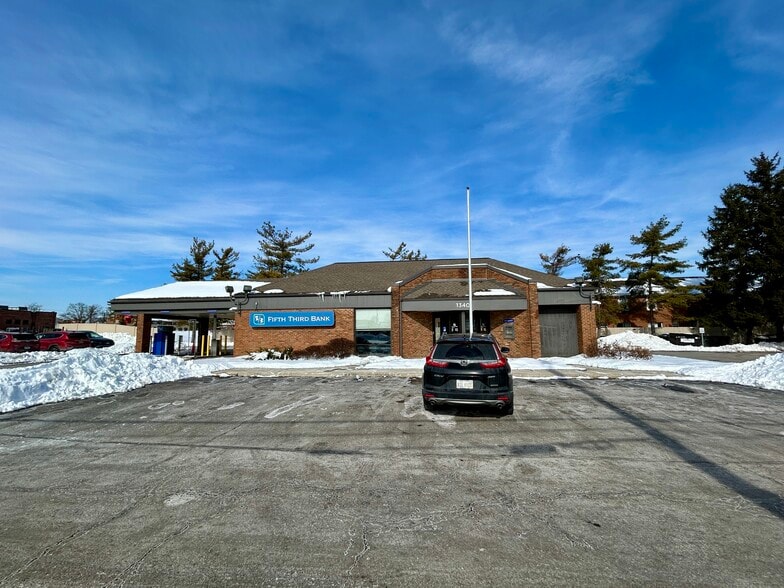More Photos Of 1340 Bethel Rd, Columbus Bank For Lease