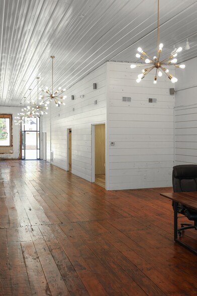More Photos Of 124 Trinity St, Abbeville Storefront For Sale