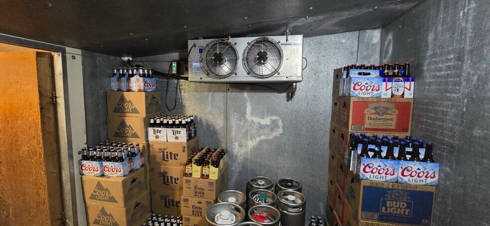More Photos Of 18 N State Route 89, Chino Valley Bar For Sale