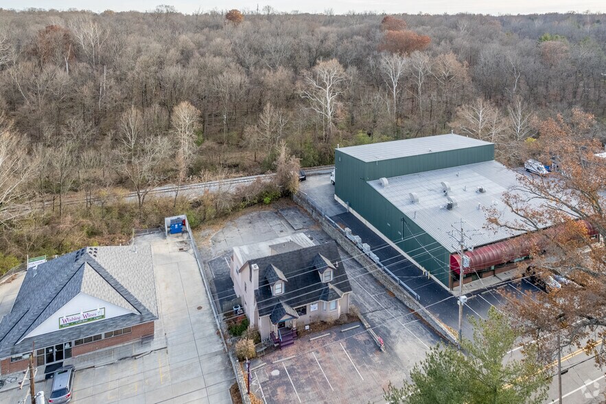 More Photos Of 8157 Camargo Rd, Cincinnati Office For Sale