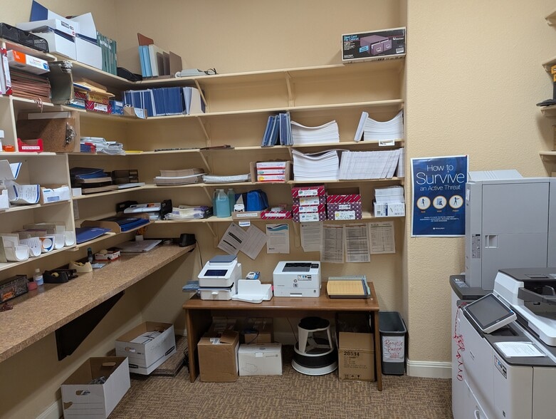 More Photos Of 1911 Corporate Dr, San Marcos Office For Lease