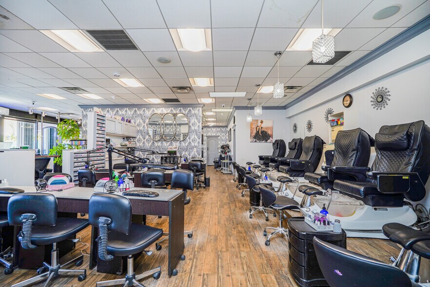 More Photos Of 1605 Forest Ave, Staten Island Storefront Retail Office For Sale