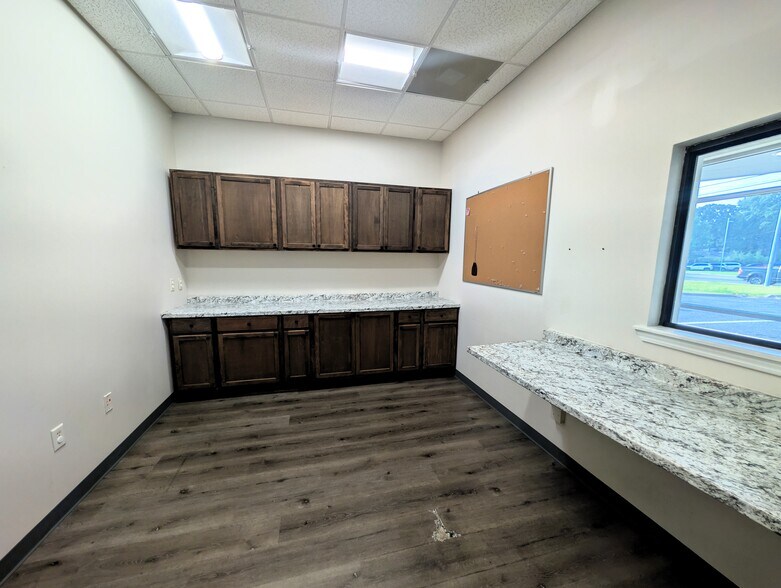 More Photos Of 2804 E Race Ave, Searcy Healthcare For Sale