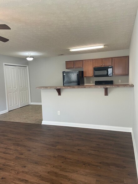 More Photos Of 415 Upper Stone Ave, Bowling Green Apartments For Sale
