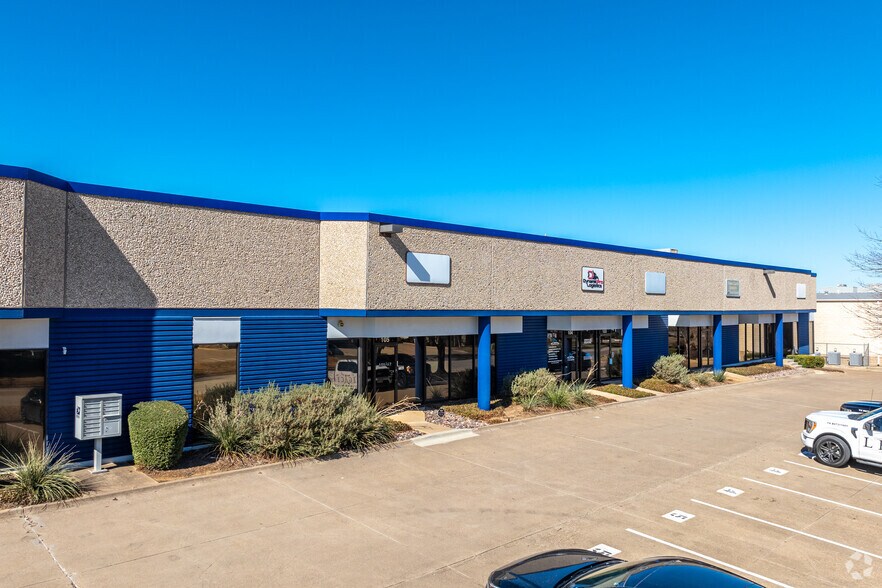 More Photos Of 2433 Lacy Ln, Carrollton Distribution For Lease