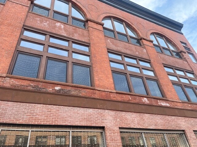 Primary Photo Of 405-407 Gates Ave, Brooklyn Loft Creative Space For Sale