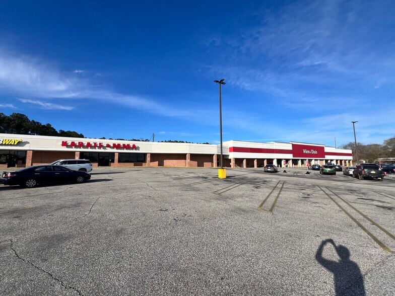 More Photos Of 1555-1571 Westgate Pky, Dothan Unknown For Lease