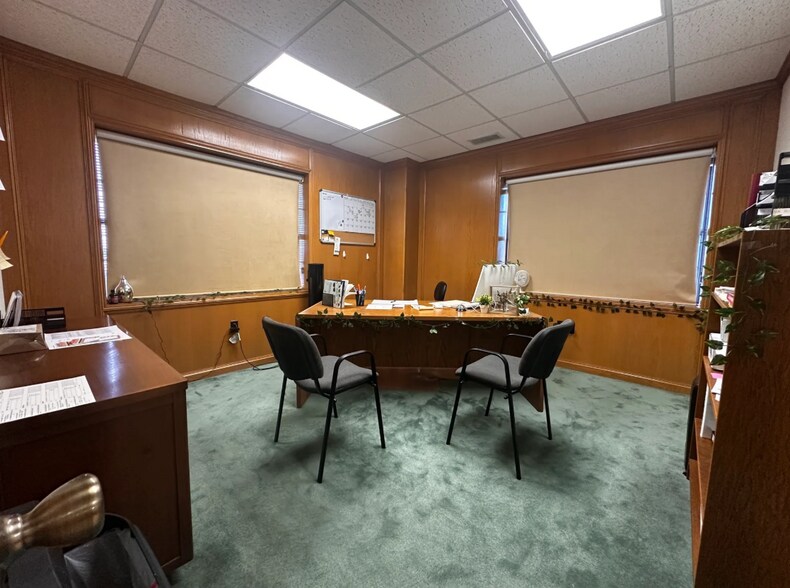 More Photos Of 2702 Shepherd St, Abilene Office For Sale