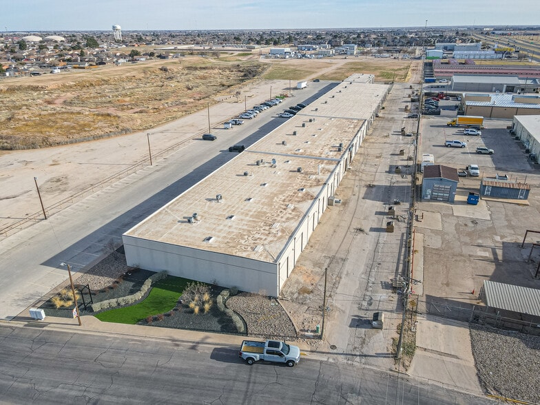 More Photos Of 5023 Princeton Ave, Midland Loft Creative Space For Lease