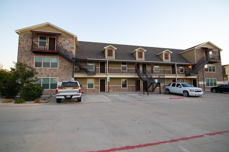 More Photos Of 651 E McGregor Dr, Mc Gregor Apartments For Sale