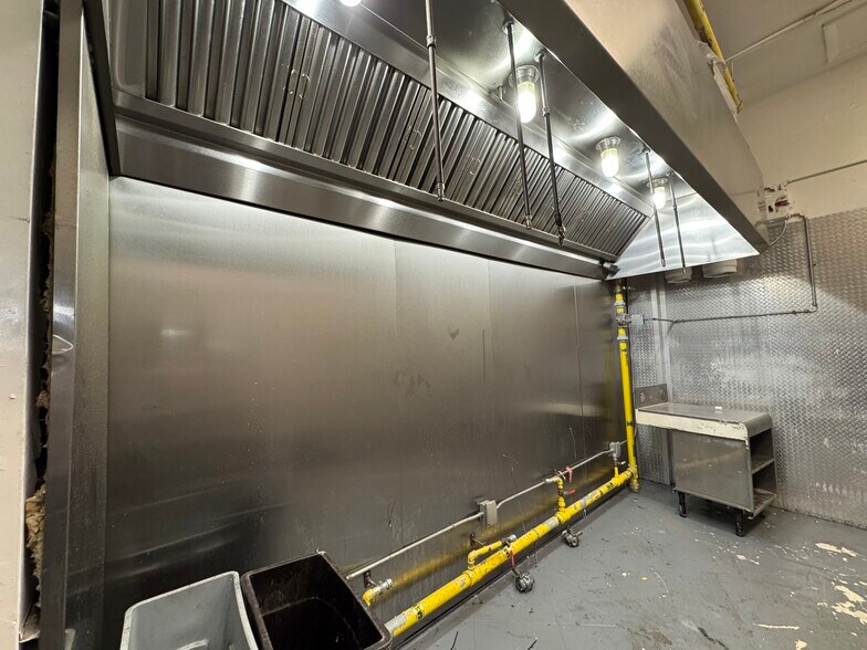 More Photos Of 2001-2017 Harrison St, Hollywood Restaurant For Lease