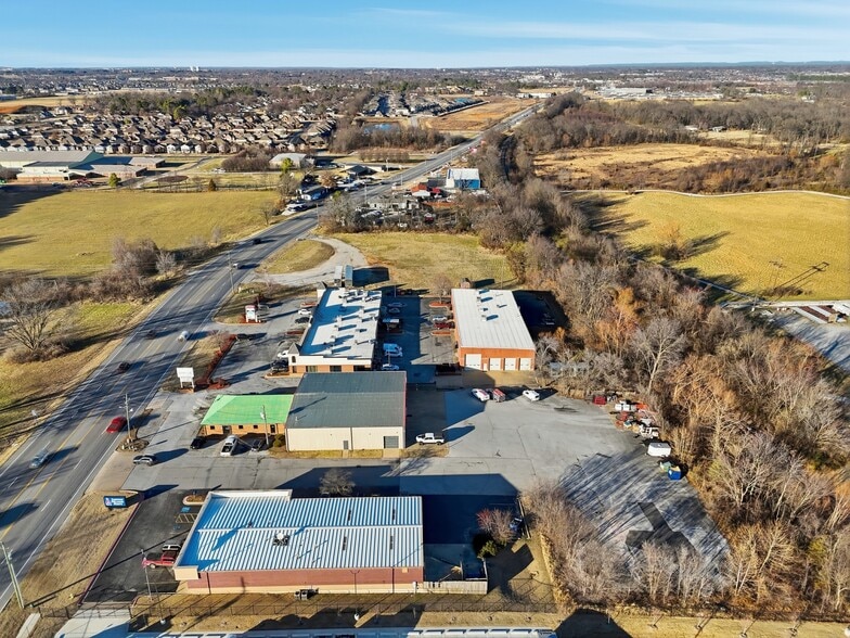 More Photos Of 903 N Bloomington St, Lowell Unknown For Lease