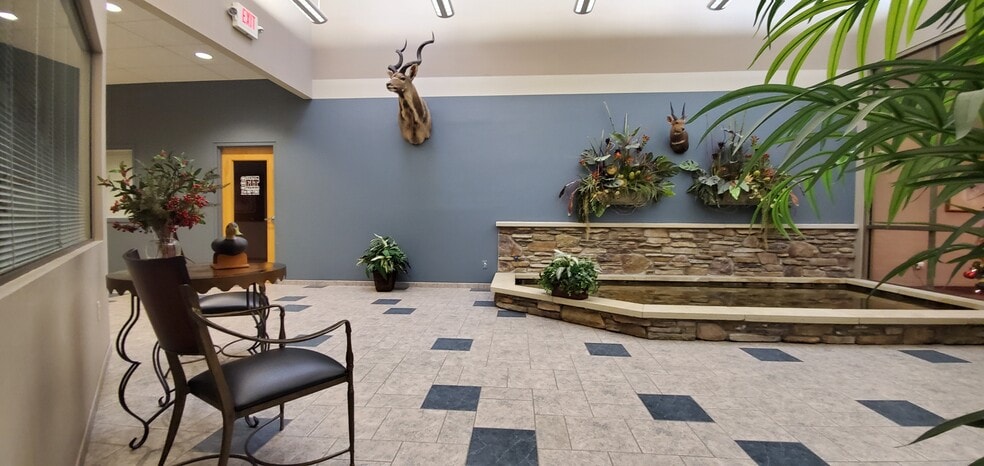 More Photos Of 835 Sharon Dr, Westlake Office For Sale