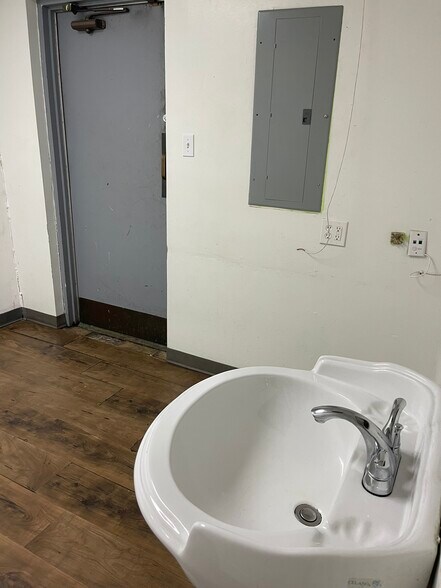 More Photos Of 5830 S Sherwood Forest Blvd, Baton Rouge Freestanding For Lease