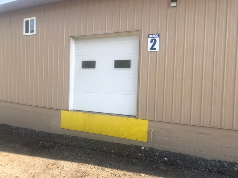 More Photos Of 2826 Barnes Ave, Indianapolis Warehouse For Lease