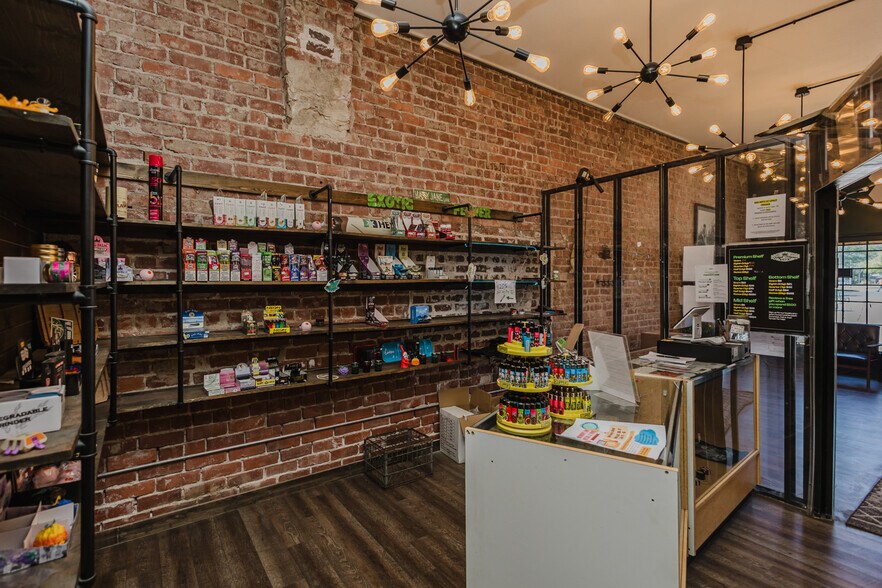More Photos Of 1115 W Douglas Ave, Wichita Storefront For Sale