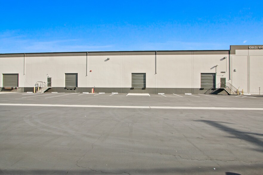 More Photos Of 13553-13563 Alondra Blvd, Santa Fe Springs Distribution For Lease