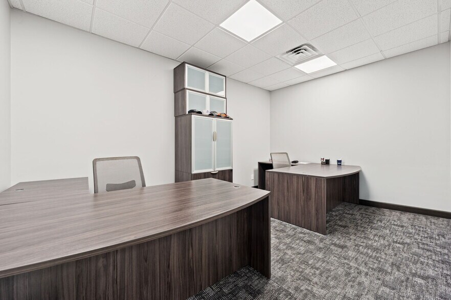 More Photos Of 2820 Spring Glen Rd, Jacksonville Office For Sale