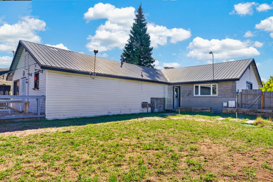 More Photos Of 146 1st Ave, Parshall Bar For Sale