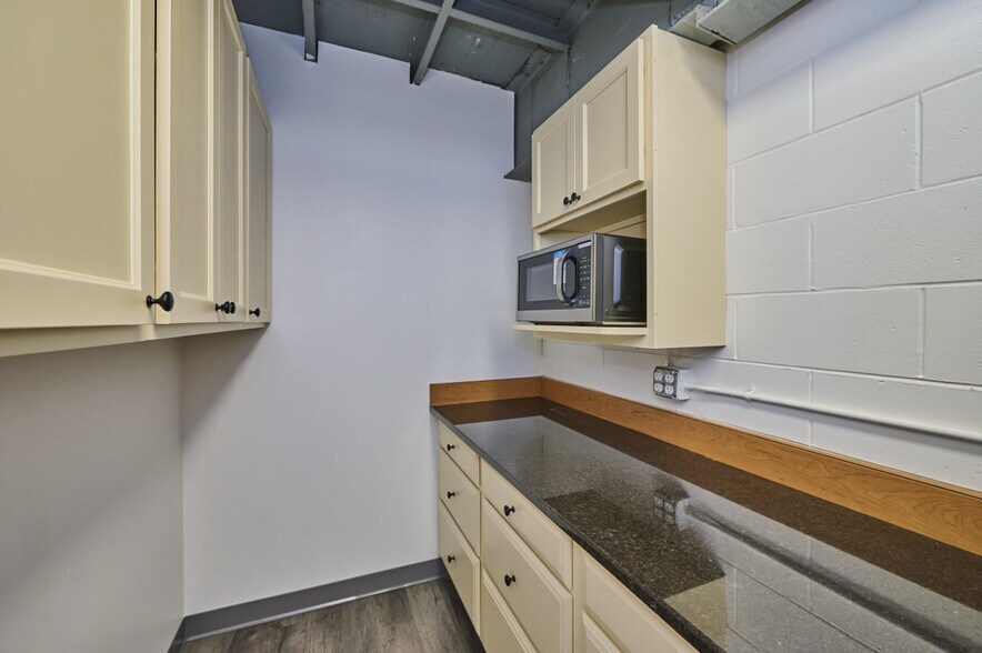 More Photos Of 1 Melvin unit C St, Wakefield Industrial For Lease