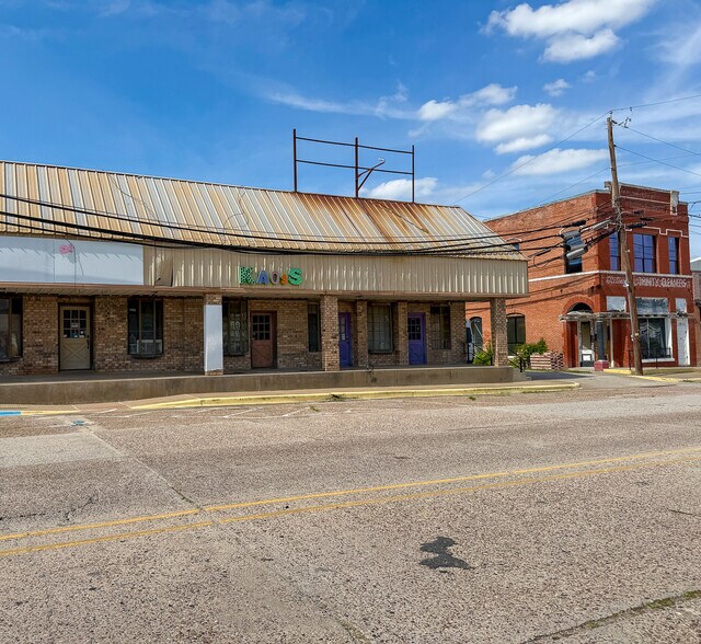 More Photos Of 108 Main st, Trinity Storefront For Sale