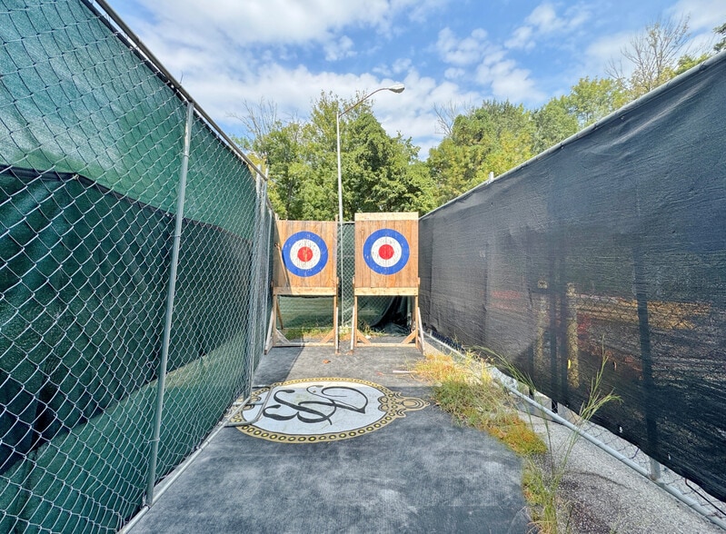 More Photos Of 7716 N Main St, Jonesboro Freestanding For Sale