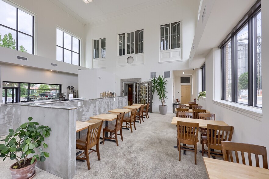 More Photos Of 1-7 W Main St, Mount Joy Bank For Sale