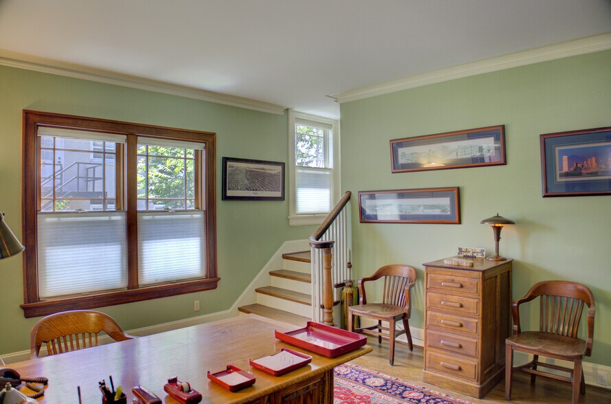 More Photos Of 1404 S Quaker Ave, Tulsa Office For Sale