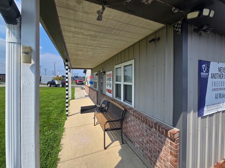 More Photos Of 421 Ransdell Rd, Lebanon Auto Dealership For Sale