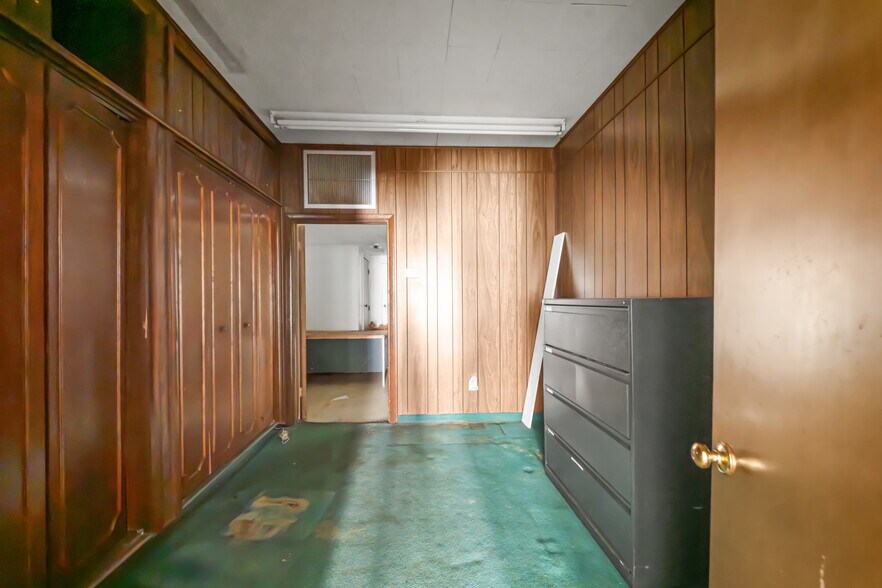 More Photos Of 1601-1605 Whitaker St, Savannah Freestanding For Sale