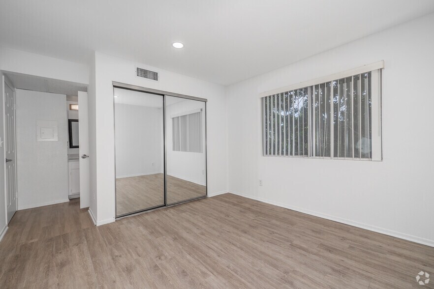 More Photos Of 4406 Cahuenga Blvd, Toluca Lake Apartments For Sale