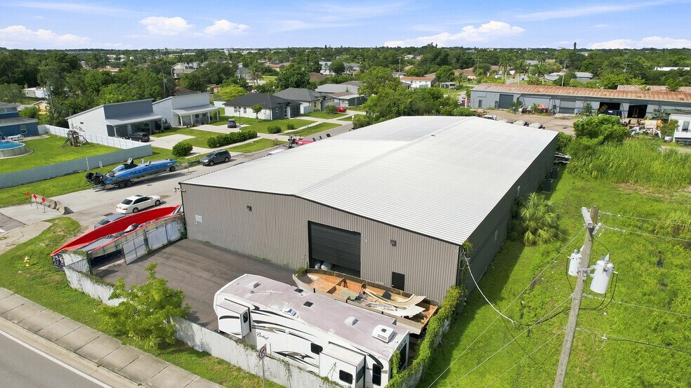 More Photos Of 3535 Dora St, Fort Myers Industrial For Sale