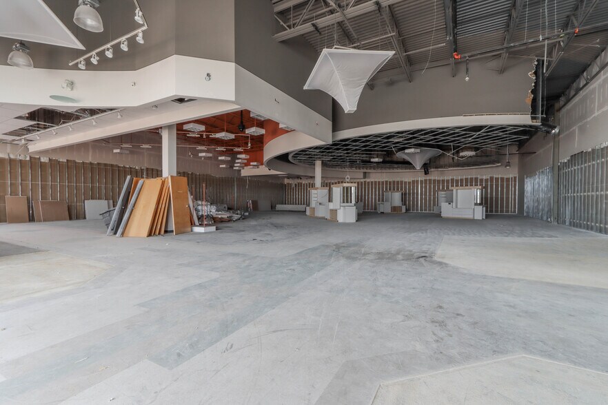 More Photos Of 1784-1794 Plover Rd, Plover Unknown For Lease