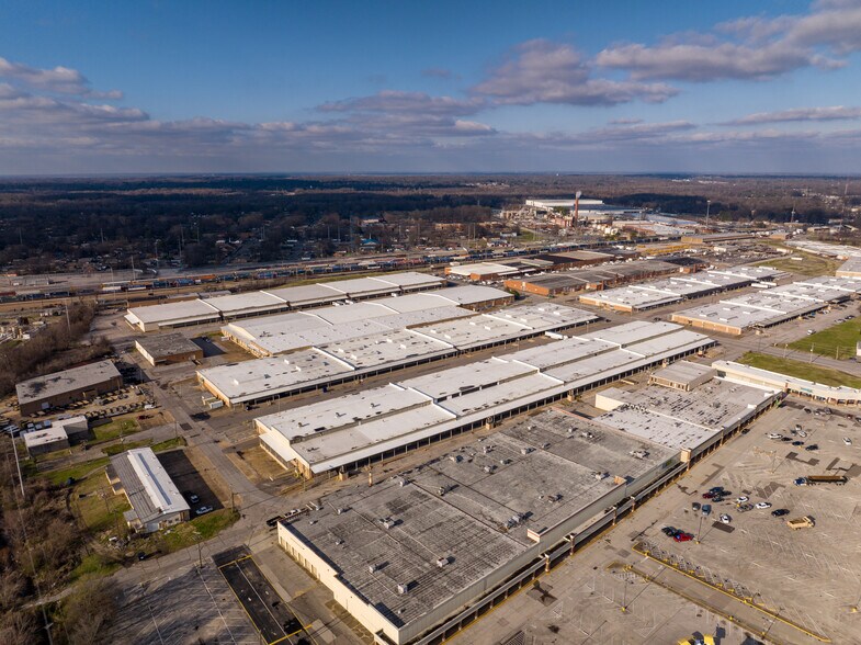 More Photos Of 1333 Farmville Ave, Memphis Manufacturing For Lease