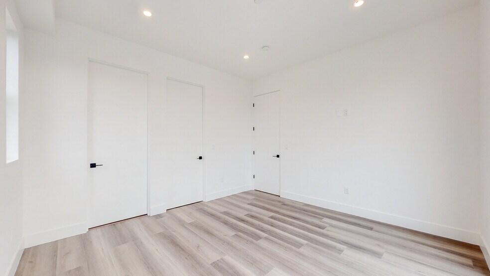 More Photos Of 525 N Normandie Ave, Los Angeles Apartments For Sale