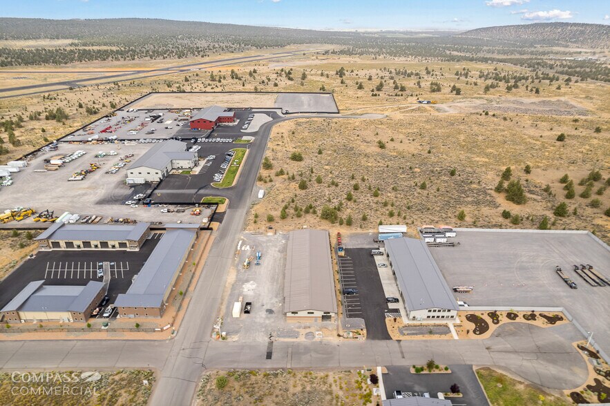 More Photos Of Page Ct, Prineville Manufacturing For Lease